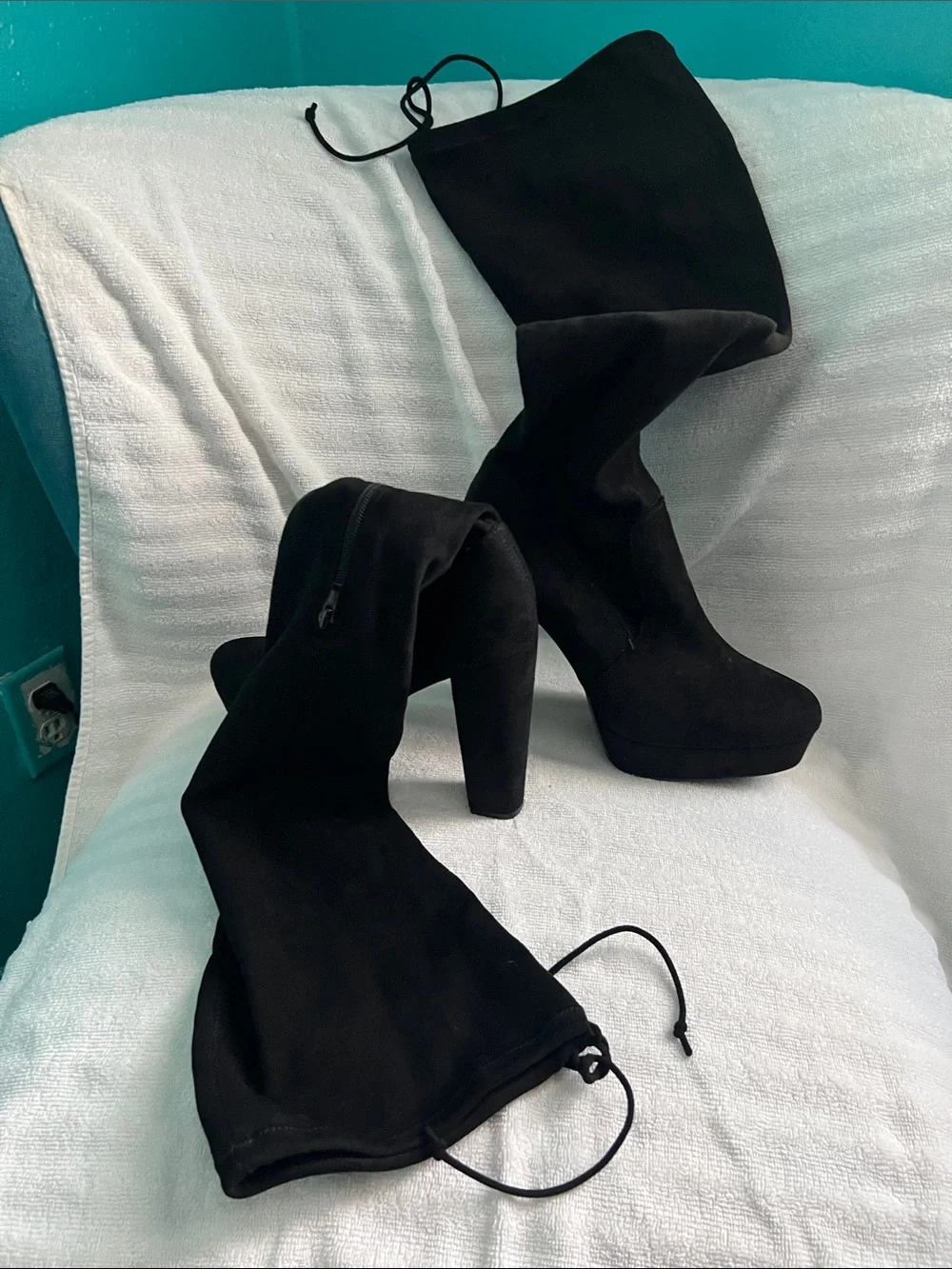 Shoe Dazzle Black Suede Over-the-Knee Heeled Boots with Tie Size 10